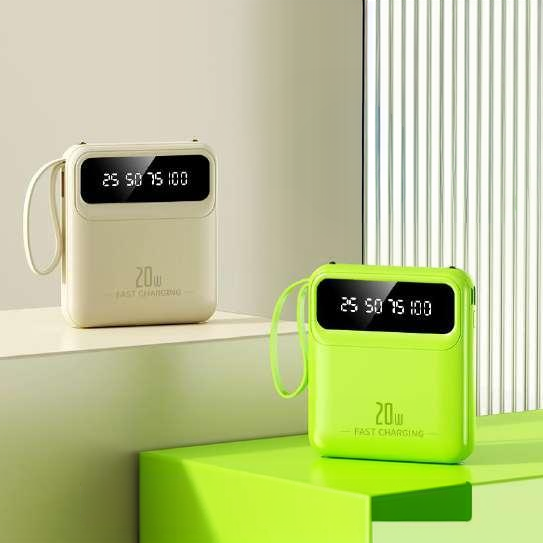 Power Bank YM-871 – Design Eccellente con Schermo BS Quadrifacciale